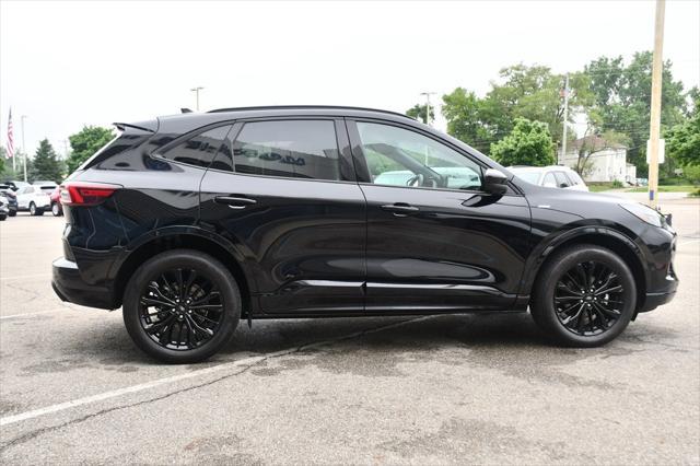 Photo of 2023 Agate Black Metallic Ford Escape