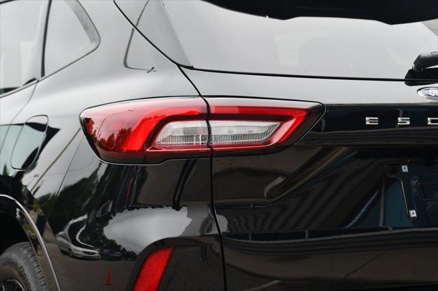 Photo of 2023 Agate Black Metallic Ford Escape