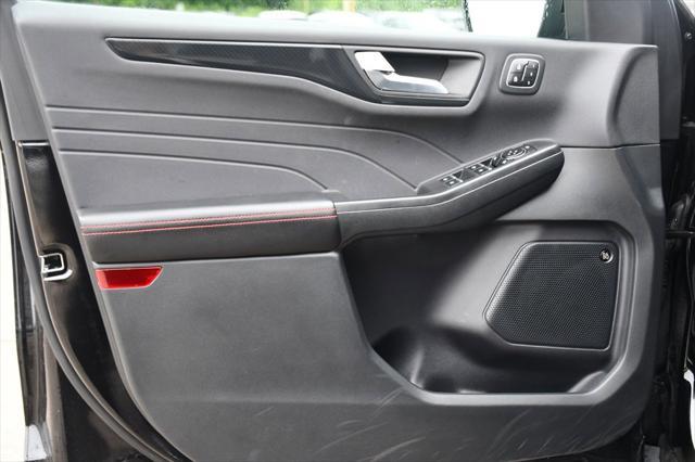 Photo of 2023 Agate Black Metallic Ford Escape
