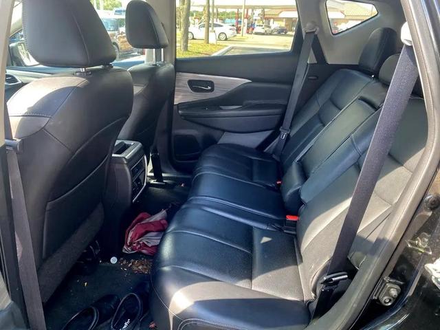 Photo of 2016 Black Nissan Murano