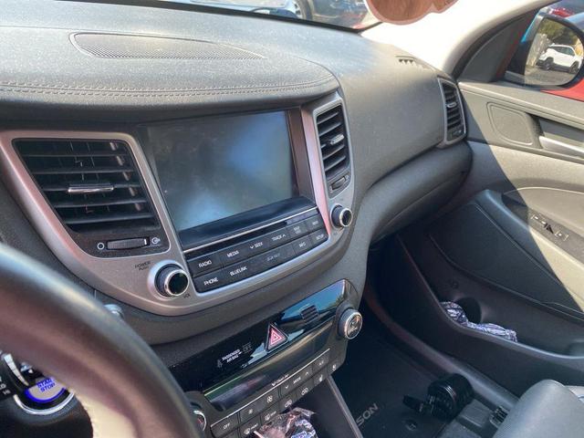 Photo of 2016 Blue Hyundai TUCSON