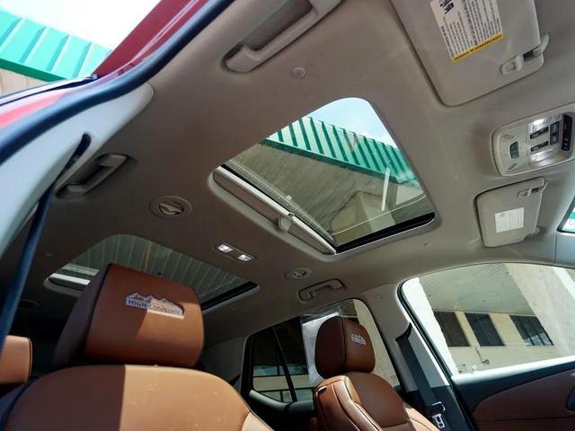Photo of 2018 Red Chevrolet Traverse
