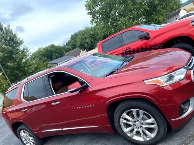 Photo of 2018 Red Chevrolet Traverse
