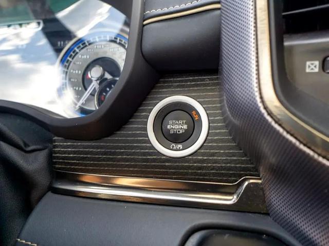 Photo of 2021 Off-white RAM 1500