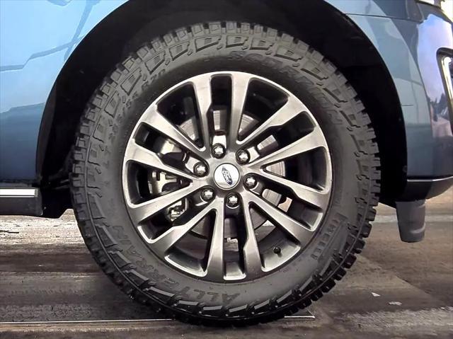 Photo of 2019 Blue Ford Expedition Max