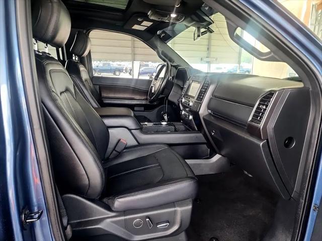 Photo of 2019 Blue Ford Expedition Max