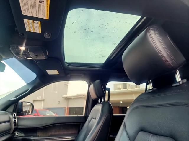 Photo of 2019 Blue Ford Expedition Max