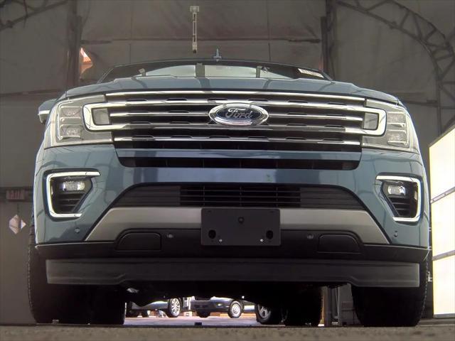 Photo of 2019 Blue Ford Expedition Max