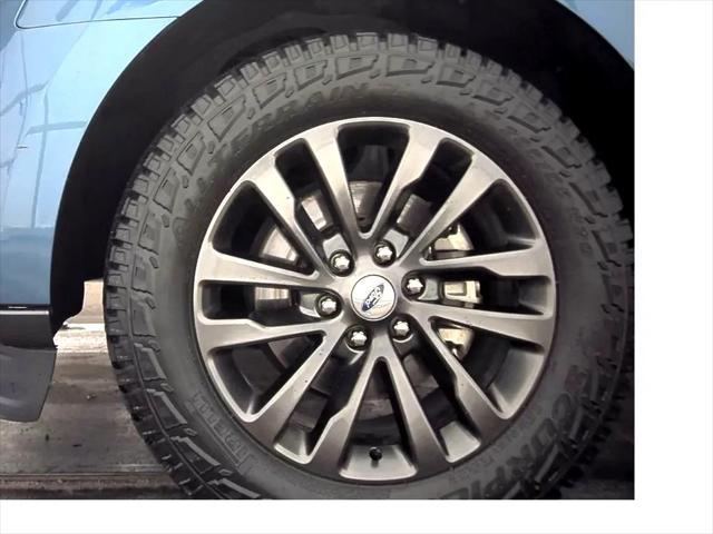 Photo of 2019 Blue Ford Expedition Max