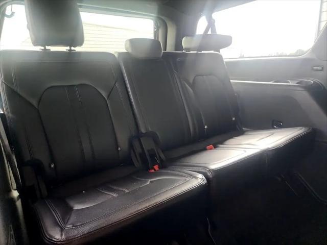 Photo of 2019 Blue Ford Expedition Max