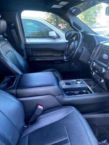 Photo of 2019 Blue Ford Expedition Max