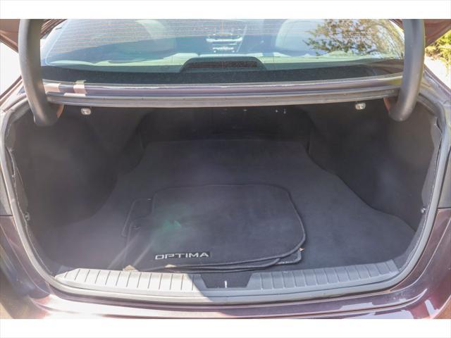 Photo of 2014 Dark Cherry Kia Optima