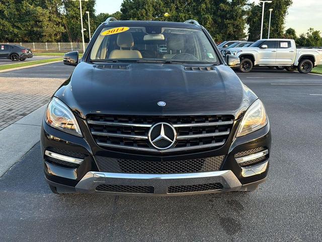 Photo of 2014 BLACK Mercedes-Benz M-Class