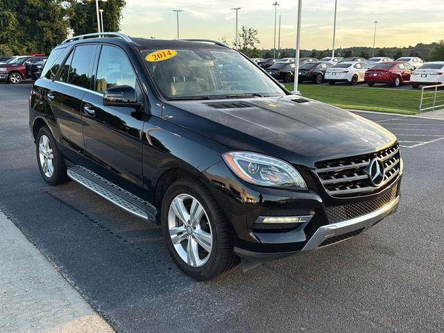 Photo of 2014 BLACK Mercedes-Benz M-Class