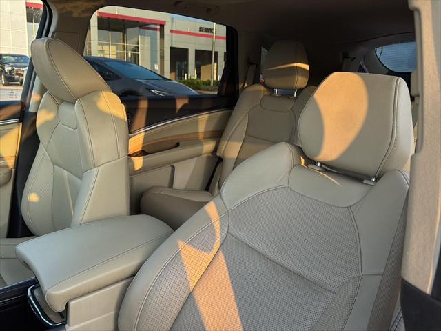 Photo of 2019 White Diamond Pearl Acura MDX