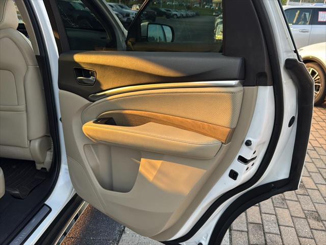 Photo of 2019 White Diamond Pearl Acura MDX