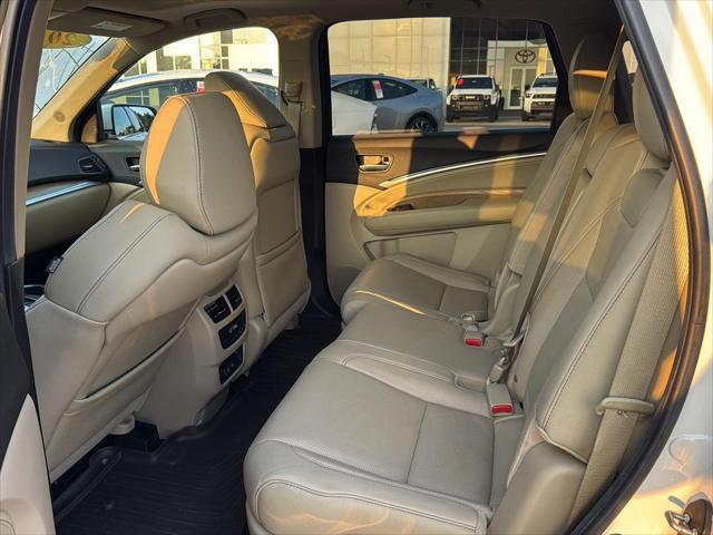 Photo of 2019 White Diamond Pearl Acura MDX