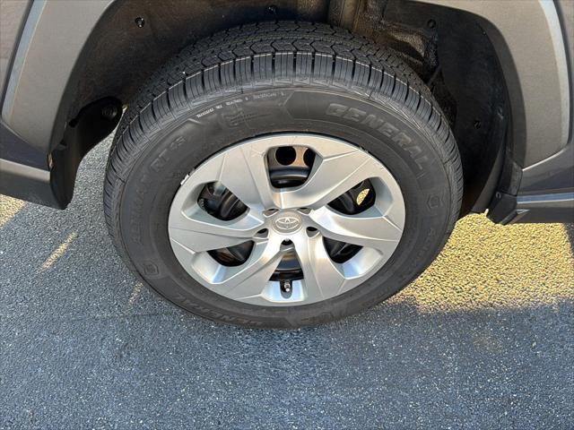 Photo of 2022 Magnetic Gray Metallic Toyota RAV4