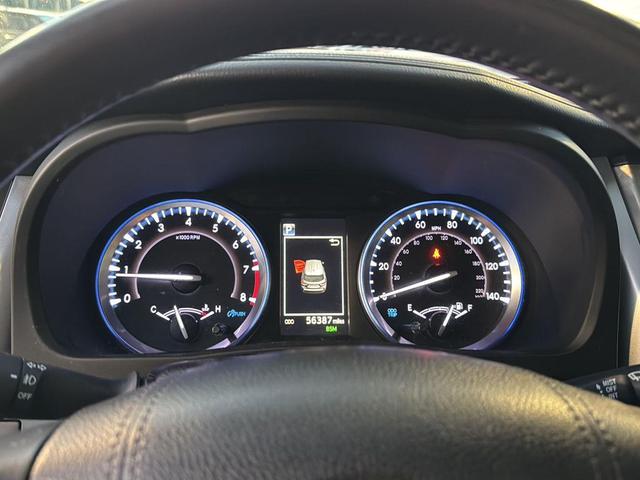 Photo of 2019 Midnight Black Metallic Toyota Highlander