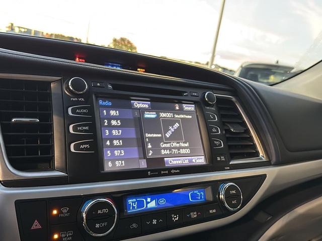 Photo of 2019 Midnight Black Metallic Toyota Highlander