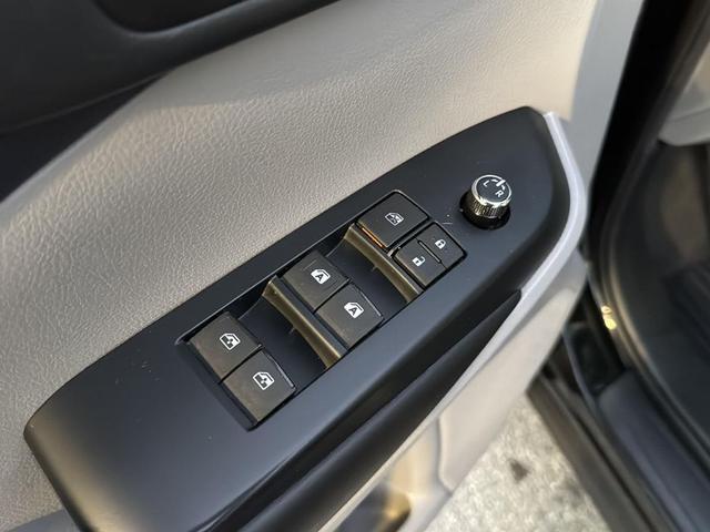 Photo of 2019 Midnight Black Metallic Toyota Highlander