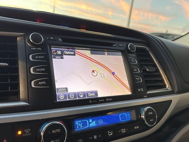 Photo of 2019 Midnight Black Metallic Toyota Highlander