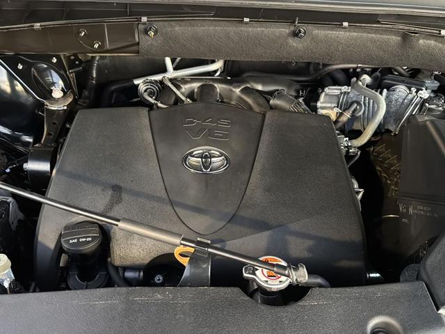 Photo of 2019 Midnight Black Metallic Toyota Highlander