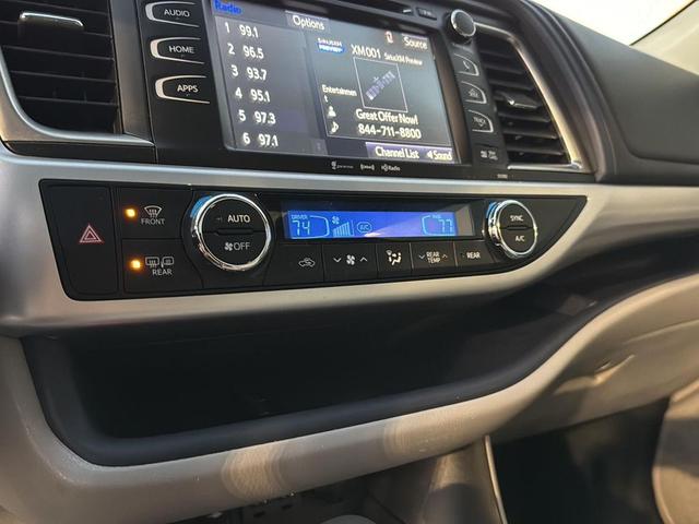 Photo of 2019 Midnight Black Metallic Toyota Highlander