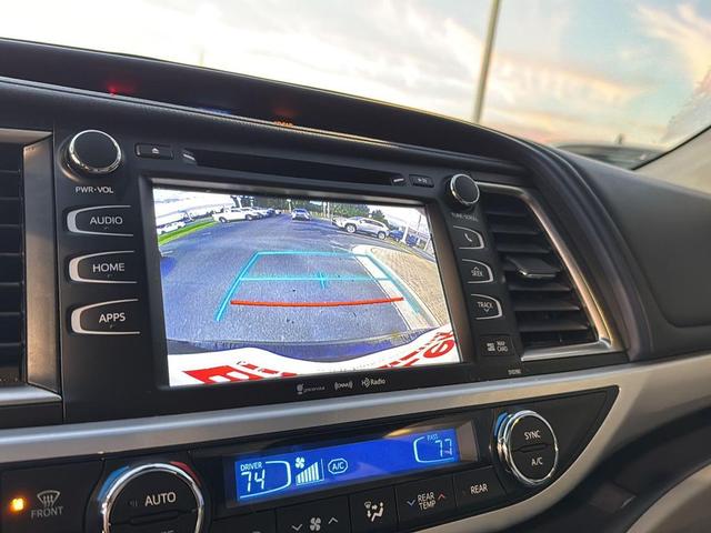 Photo of 2019 Midnight Black Metallic Toyota Highlander