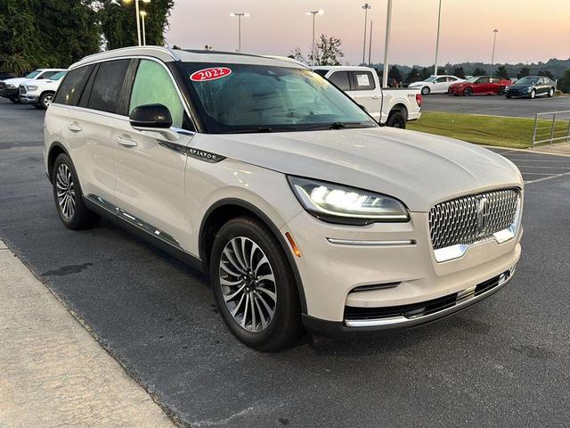 Photo of 2022 Ceramic Pearl Metallic Tri-Coat Lincoln Aviator