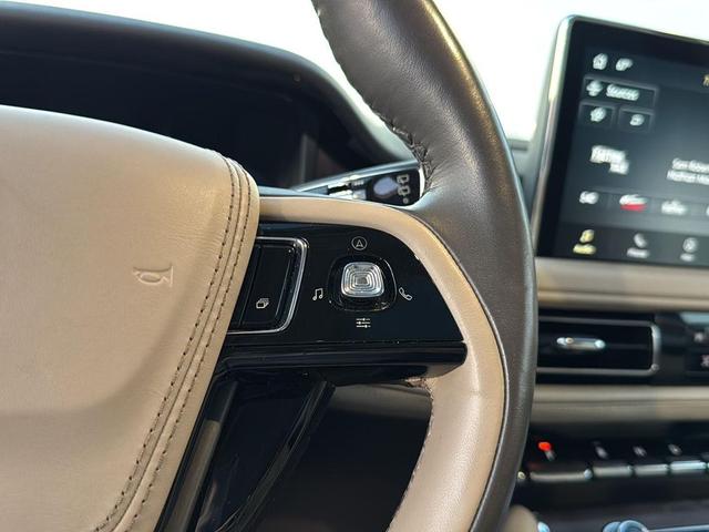 Photo of 2022 Ceramic Pearl Metallic Tri-Coat Lincoln Aviator