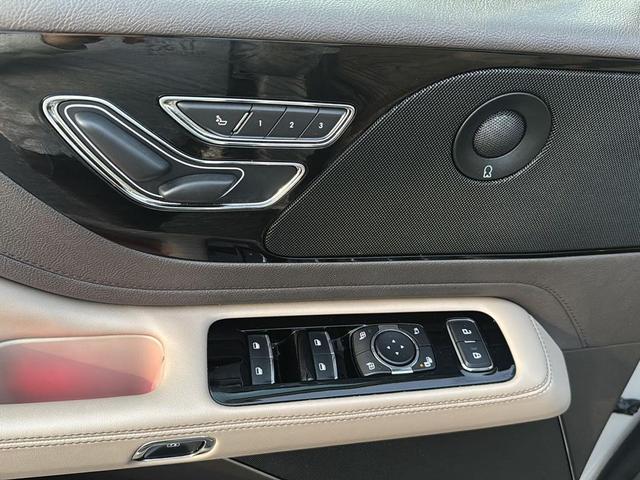 Photo of 2022 Ceramic Pearl Metallic Tri-Coat Lincoln Aviator