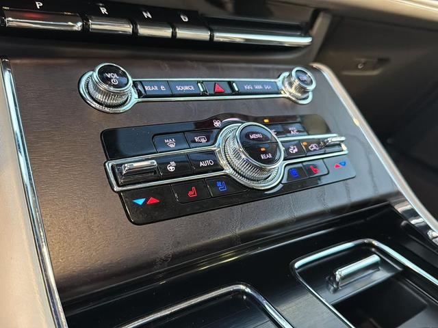 Photo of 2022 Ceramic Pearl Metallic Tri-Coat Lincoln Aviator