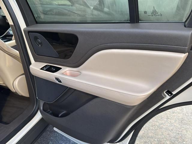 Photo of 2022 Ceramic Pearl Metallic Tri-Coat Lincoln Aviator