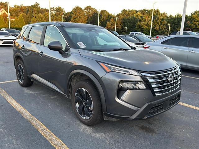 Photo of 2024 Gun Metallic Nissan Rogue