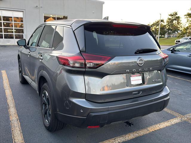 Photo of 2024 Gun Metallic Nissan Rogue