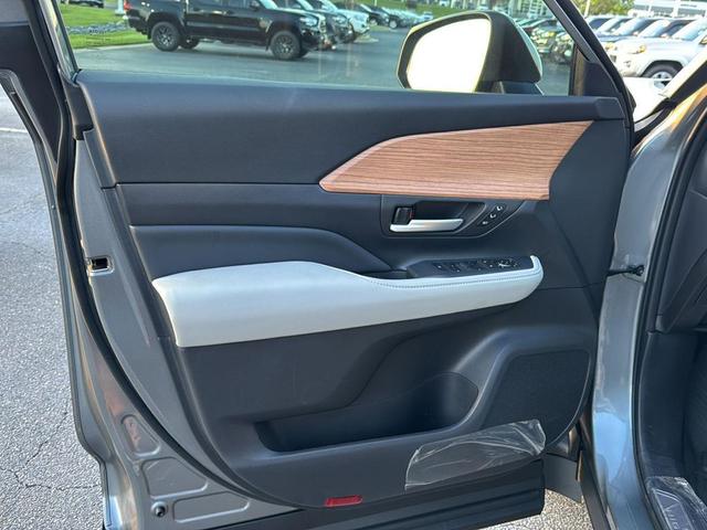 Photo of 2025 Heavy Metal Toyota Grand Highlander