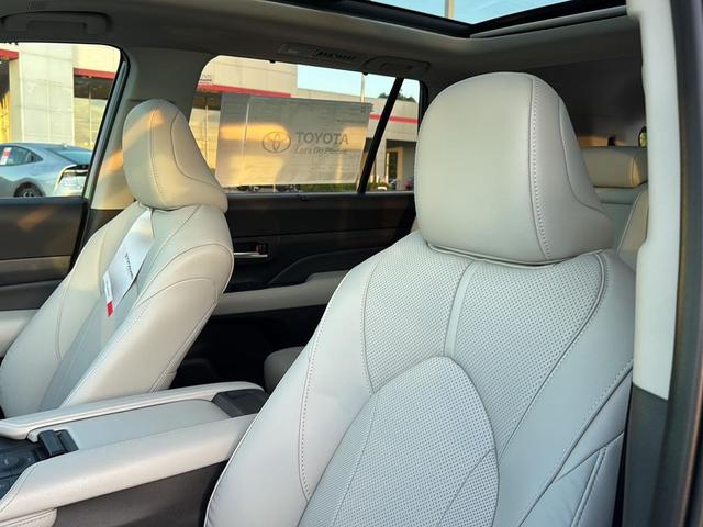 Photo of 2025 Heavy Metal Toyota Grand Highlander