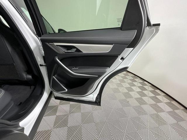 Photo of 2025 Fuji White Jaguar F-PACE