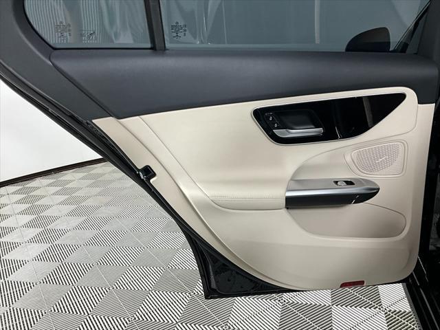 Photo of 2022 Black Mercedes-Benz C-Class