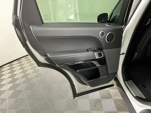 Photo of 2022 Fuji White Land Rover Range Rover Sport