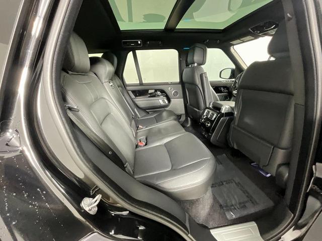 Photo of 2022 Santorini Black Metallic Land Rover Range Rover