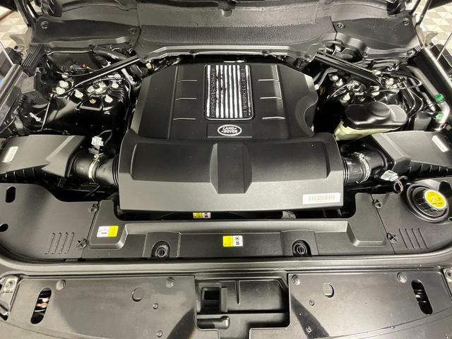 Photo of 2022 Santorini Black Metallic Land Rover Range Rover