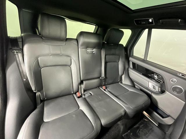 Photo of 2022 Santorini Black Metallic Land Rover Range Rover