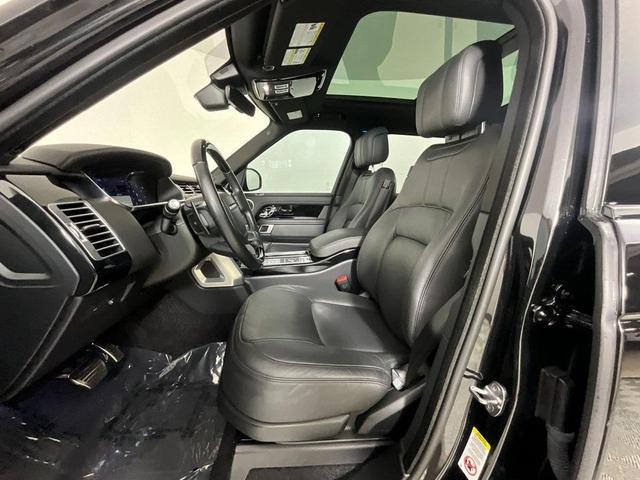 Photo of 2022 Santorini Black Metallic Land Rover Range Rover