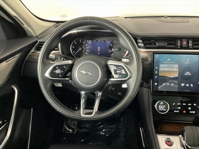 Photo of 2022 White Jaguar F-PACE
