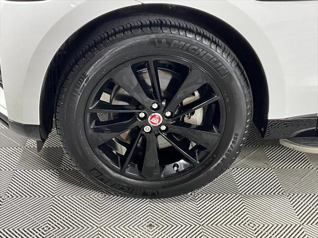 Photo of 2022 White Jaguar F-PACE