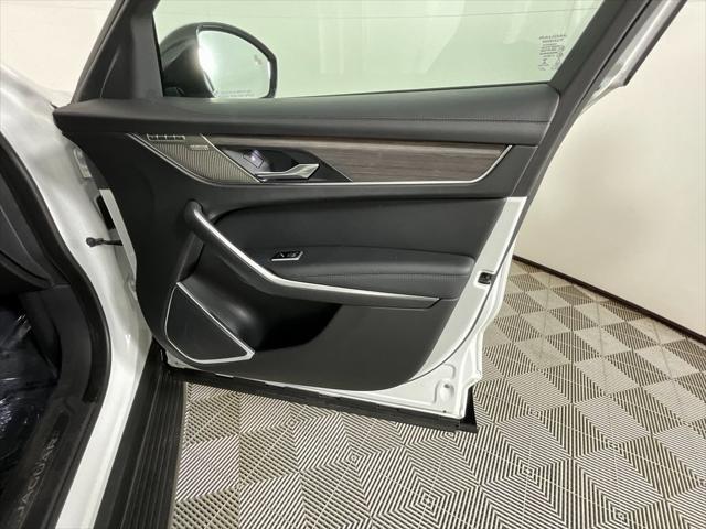Photo of 2022 White Jaguar F-PACE