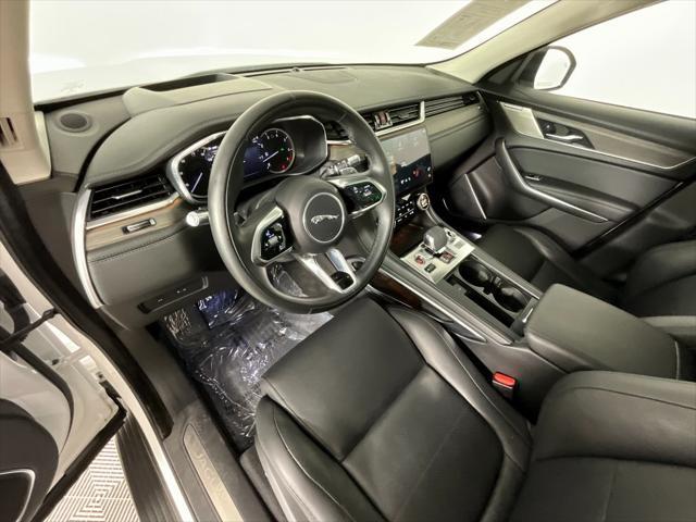 Photo of 2022 White Jaguar F-PACE