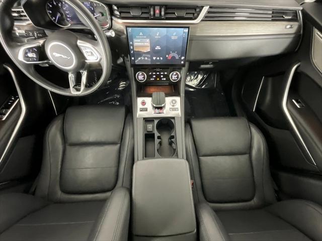 Photo of 2022 White Jaguar F-PACE